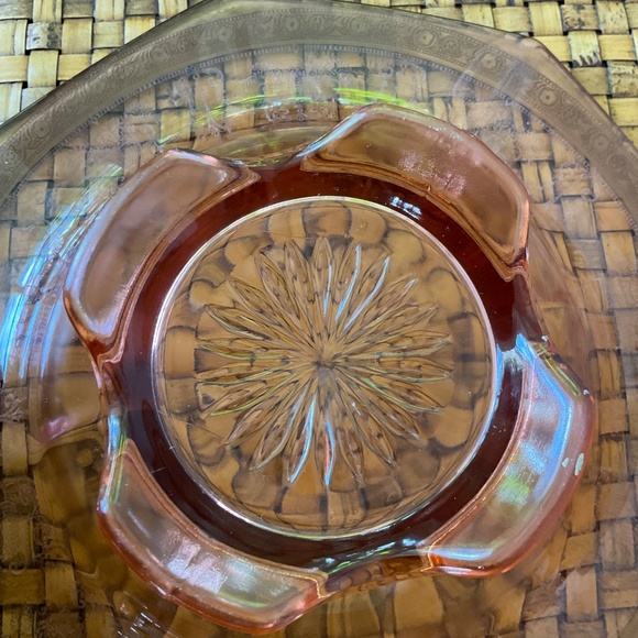 Vintage Pink Depression Glass Bowl With Gold Etched Gilding - Picture 6 of 7